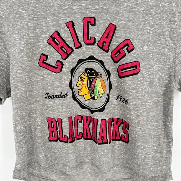 NEW Pressbox Chicago Blackhawks Short Sleeve Crop Tee Heather Grey Women's S - Picture 3 of 8